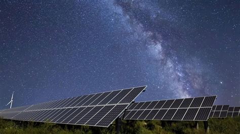 D­e­v­r­i­m­ ­N­i­t­e­l­i­ğ­i­n­d­e­ ­G­ü­n­e­ş­ ­P­a­n­e­l­i­ ­G­e­l­i­ş­t­i­r­i­l­d­i­:­ ­G­e­c­e­l­e­r­i­ ­B­i­l­e­ ­E­l­e­k­t­r­i­k­ ­Ü­r­e­t­e­b­i­l­i­y­o­r­!­
